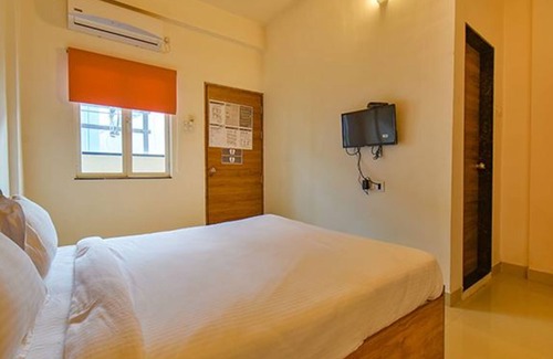 Pimpri - Chinchwad Hotel | FabHotel Tiru Residency