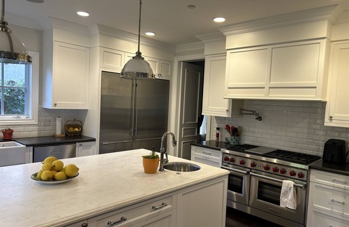 Palms House | Fabulous 5-bedroom home in Prime West Los Angeles Neighborhood