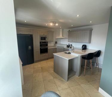 Victorian Quarter Apartment | Fabulous and Sunny 2 bed Apartment, in City Centre