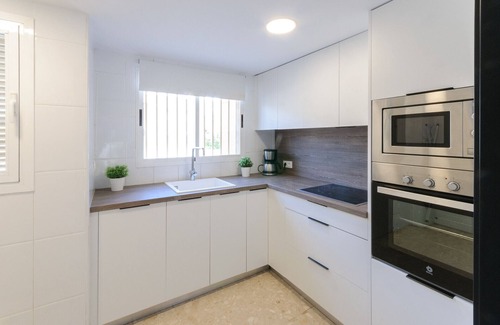 Grao de Gandia Apartment | Fabulous and with charm, a few meters from the beach. A/C and free wifi. Terrace with sea views