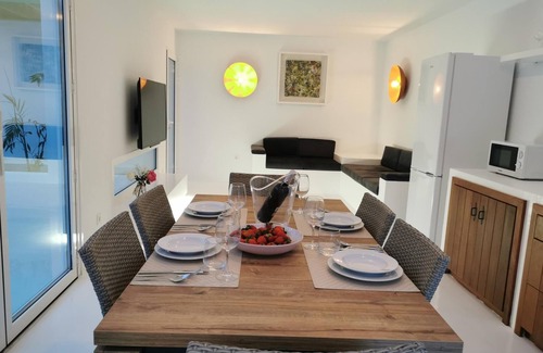 Tiagua Cottage | Fabulous two bedroom country villa with pool and jacuzzi, free parking & BBQ