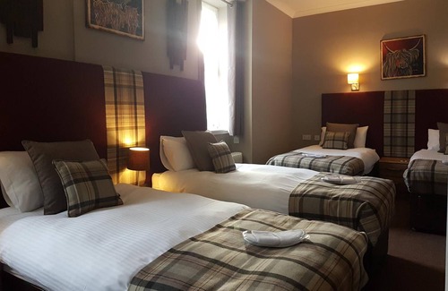 Mauchline Hotel | Fairburn Hotel