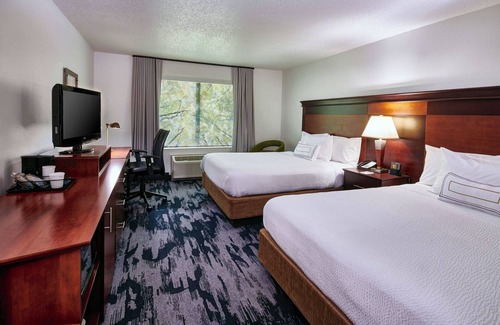 Livonia Hotel | Fairfield Inn & Suites by Marriott Detroit Livonia