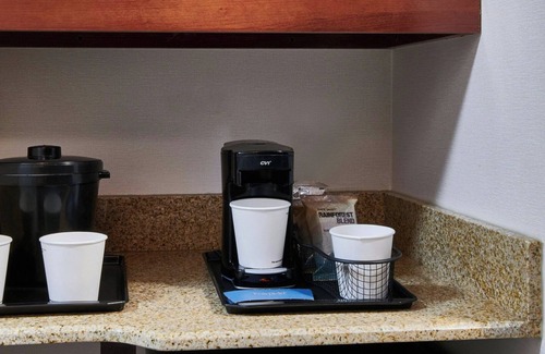 Livonia Hotel | Fairfield Inn & Suites by Marriott Detroit Livonia