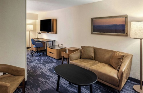 Butler Hotel | Fairfield Inn & Suites by Marriott Butler