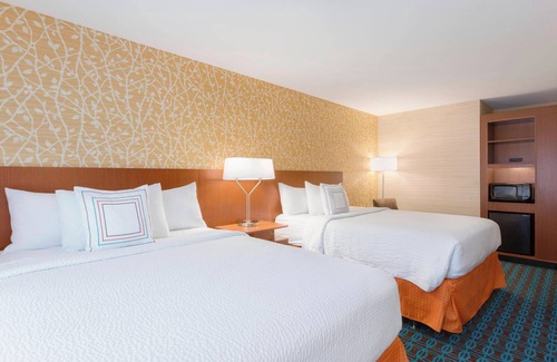 South Hills Hotel | Fairfield Inn & Suites Pittsburgh Airport/Robinson Township