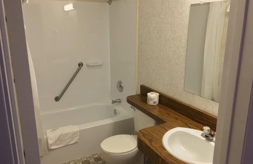 Sussex Hotel | Fairway Inn