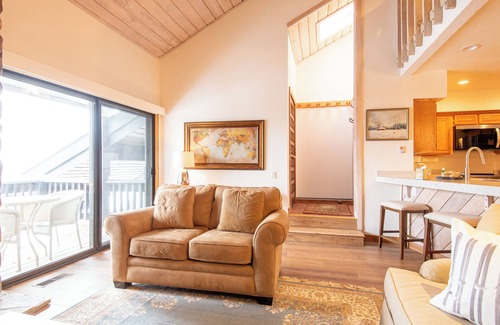 Elkhorn Village Condo | Fairway Nine Condo- New Listing! Recently updated