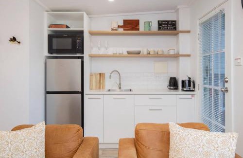 Mayfield House | Fairy Nook Charming Granny Flat with Shared Garden