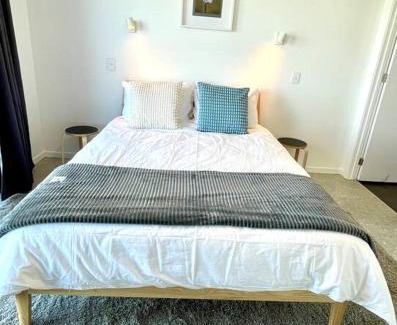 Kingscote House | Fairy Wren