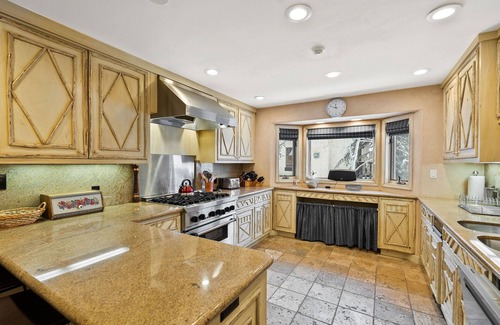Avon House | Falcon Lodge - Ski in/ski out Beaver Creek