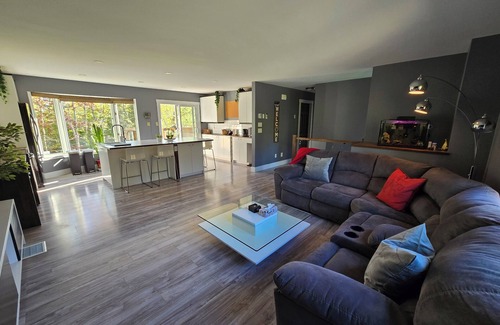 Fall River House | Fall River HavennEntire floor just for you, full kitchen and bathroom.