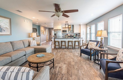 Surf Side Shores House | Fall sure is Fine at the Beach!⛱️🏝️☀️🐬 Golf Cart included!