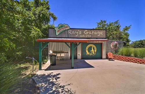 Bella Vista House | Falling Water Chalet Upper Unit Near Bike Trails!