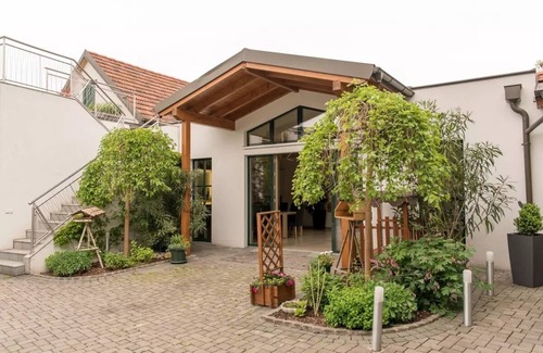 Großriedenthal House | Familie Bauer – Bioweingut Bauer