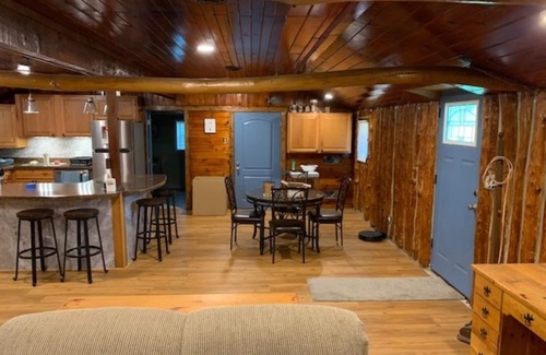 Dale Cabin | Family and Friends country get away.