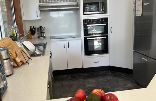 Bundeena House | Family and Friends Retreat