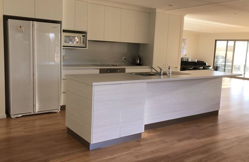 Dennes Point House | Family Beach (front) House