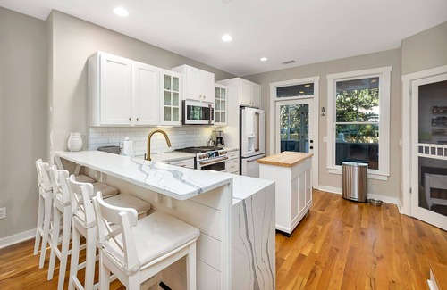 Saint Simons Heights House | Family Cottage in Quiet Neighborhood - Close to Everything | Community Pool Access