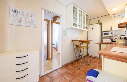 Villa de Vallecas Apartment | Family Flat with Terrace and Swimming Pool in Private Urbanisation- Madrid