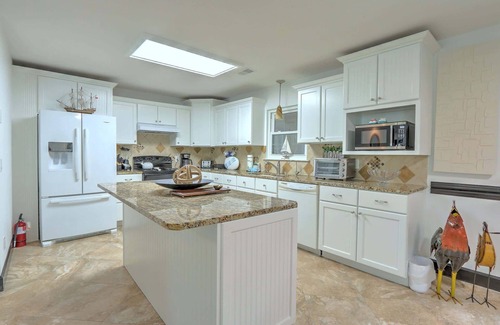 Palmetto Dunes House | Family-Friendly Hilton Head Home | 4BR, 3BA, Near Folly Field Beach, Sleeps 18