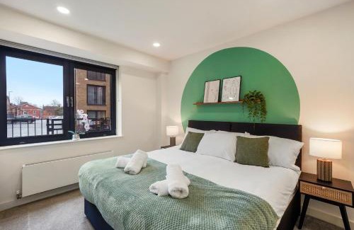Bedford Apartment | Family Friendly 2BR in Bedford, Parking, Free WiFi, Gym and Cinema room