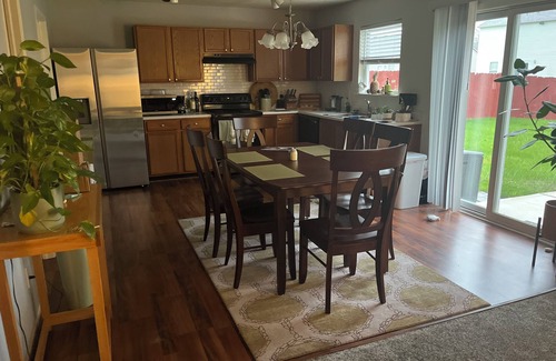 Indianapolis House | Family Friendly 3 bed, 2.5 bath house with WiFi, AC near Brownsburg and Speedway