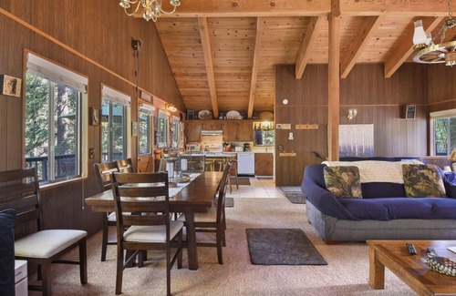 Carnelian Bay Cabin | Family Friendly Cabin - Lake/Trails/Dogs Ok