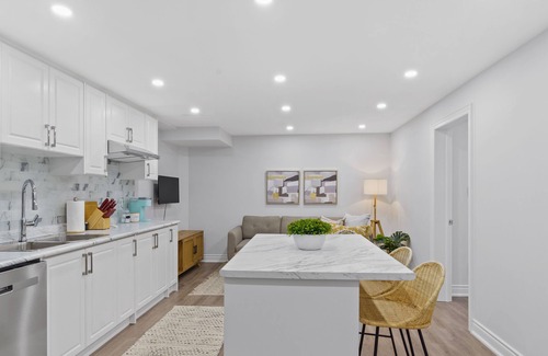 Durham Region Apartment | Family Friendly | Cozy | HOT TUB | Near UOIT