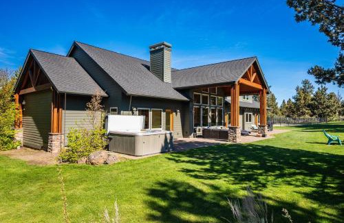 Bend House | Family-Friendly Dara Oaks Home with Private Hot Tub and BBQ on the Deck home