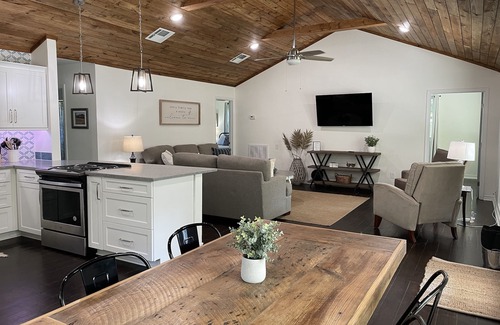 Brazoria House | Family friendly home on San Bernard River - GORGEOUS sunsets!