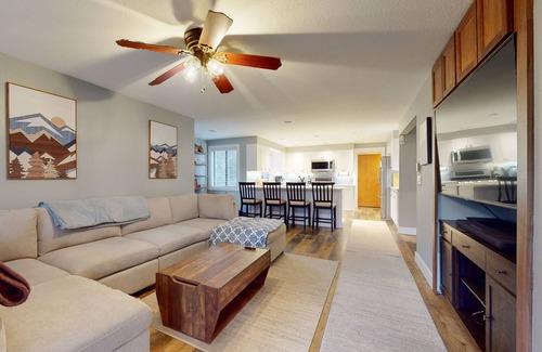 Bend House | Family-friendly home with private pool and hot tub, home theater, shuffleboard