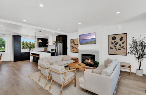 Harbor Village House | Family-friendly Retreat w/Hot Tub, Games & Views!
