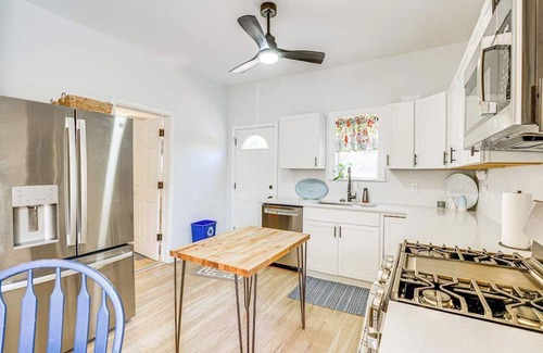 Manistee House | Family-Friendly Retreat near Manistee Riverwalk - dogs allowed