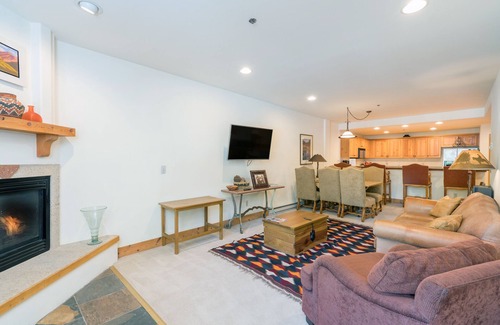 Mountain Village Condo | Family-Friendly 2-Bedroom Condo Tucked in the Woods