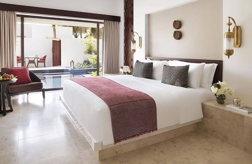 Salalah Hotel | Family Friendly Villa! 2 Luxury Units with Pool, Spa, Gym & Free Parking!