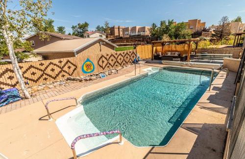 Farmington House | Family Fun, Movie Theater Games Full Kitchen Pool table Quiet Cul-de-Sac