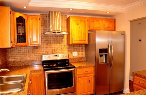 Arlington House | Family fun pool house with game room