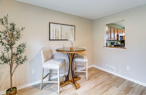 Monroeville Apartment | Family Getaway 16 Mi to Pittsburgh!