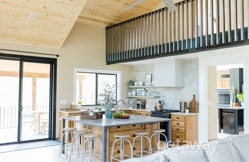 Heber House | Family Getaway | Private Outdoor Living