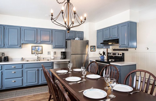 Glenwood Springs House | Family Home Across from Rio Grande Trail, Near Downtown and Hot Springs Pools!