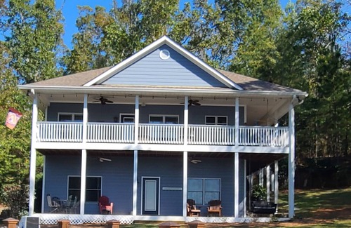 The Woods of Longleaf House | Family home on beautiful Lake Martin in a quiet cove. Great location!