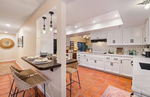 San Clemente House | Family home, steps to sand, close to towns wedding venues, E-Bikes for rent!