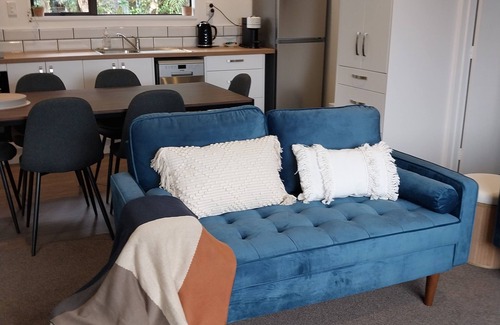 Franz Josef Glacier House | Family House in the centre of Franz Township