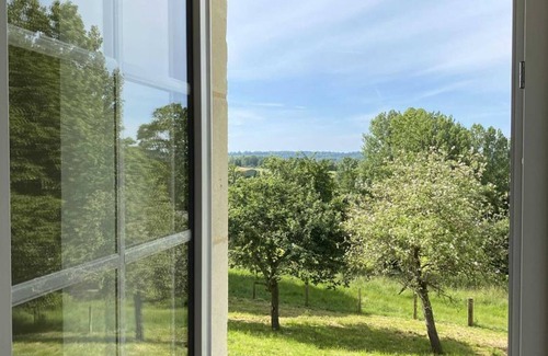 La Mesniere Cottage | Family house with foosball and large terrace