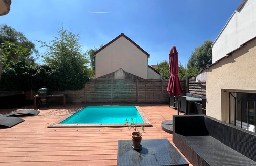 Antony House | Family house with pool, near Paris & airport - 3 bedrooms