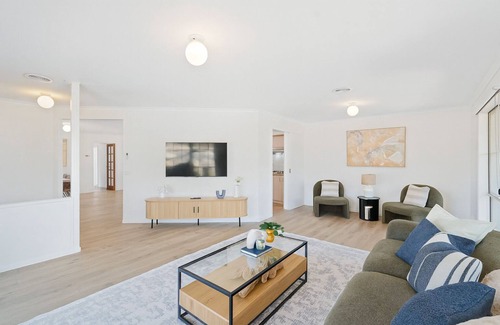 Sydenham House | Family Oasis near Watergardens Parking