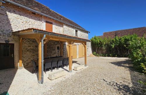 Lureuil House | Family or friends getaway in Lureuil 5 bedrooms terrace air condition