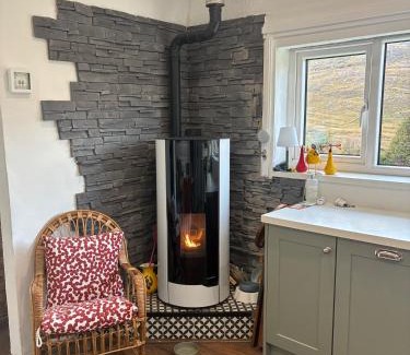 Shiplake House | Family-Pet Friendly-Sleeps 8-Hot Tub-Sauna