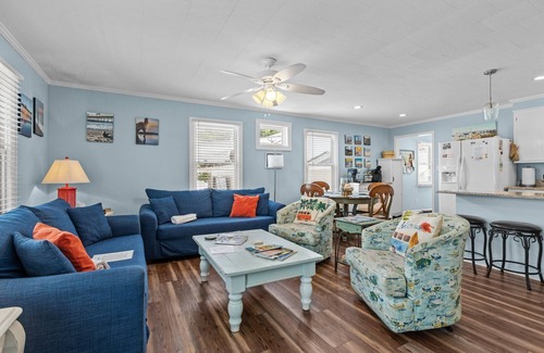 Emerald Isle Cottage | Family & Pet Friendly Retreat